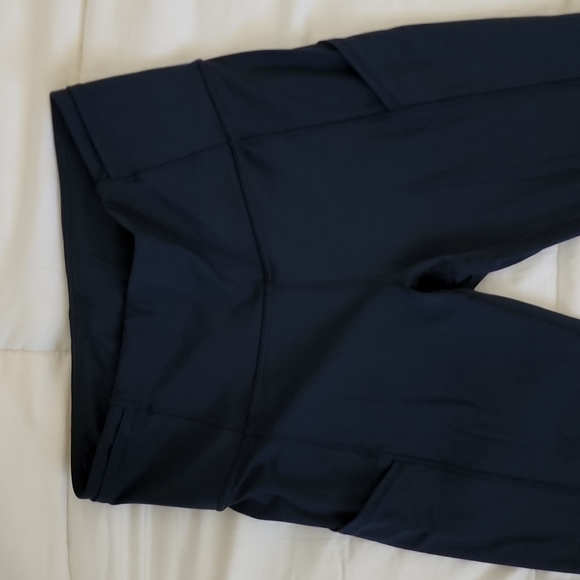 Lulu lemon 7/8 pants - Picture 3 of 9